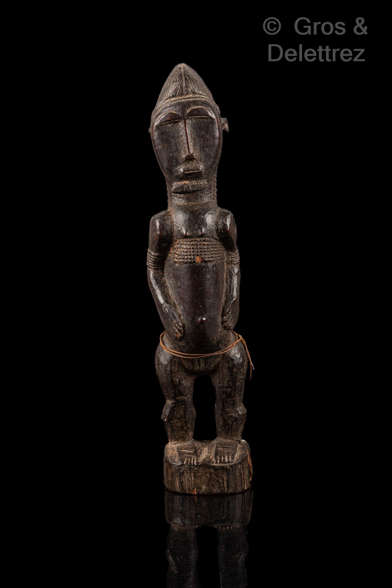 Null Statue

Volk der Baoulé

Elfenbeinküste

Holz

H. 30,5 cm

Provenienz :

In&hellip;