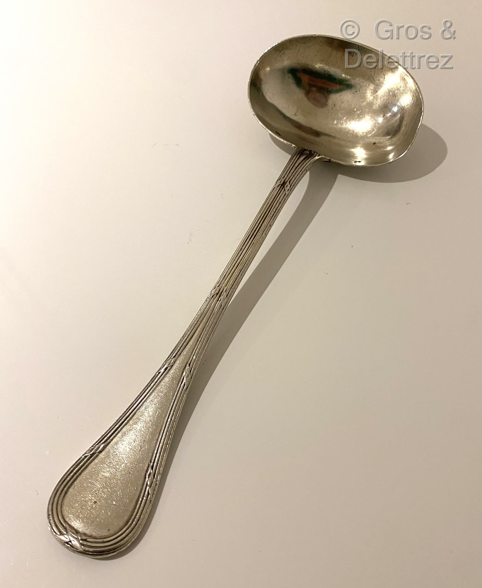 Null 
Silver cream ladle with ribboned rushes

Coat of arms engraved with Chappe&hellip;