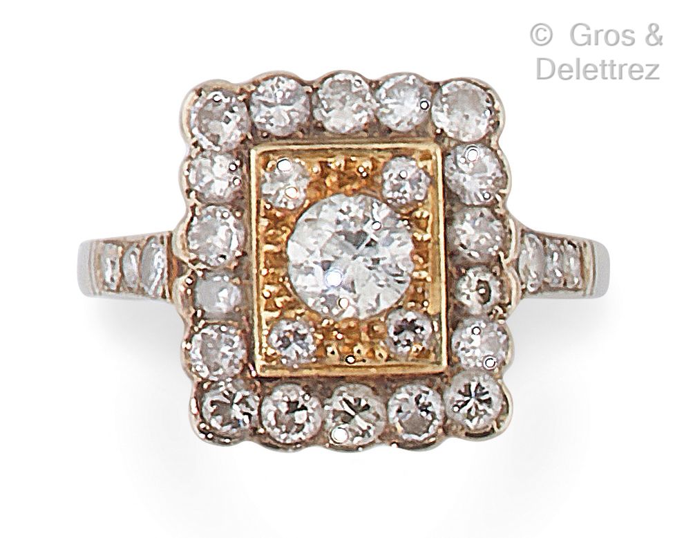 Null Anillo rectangular de oro blanco, engastado con un diamante de talla brilla&hellip;