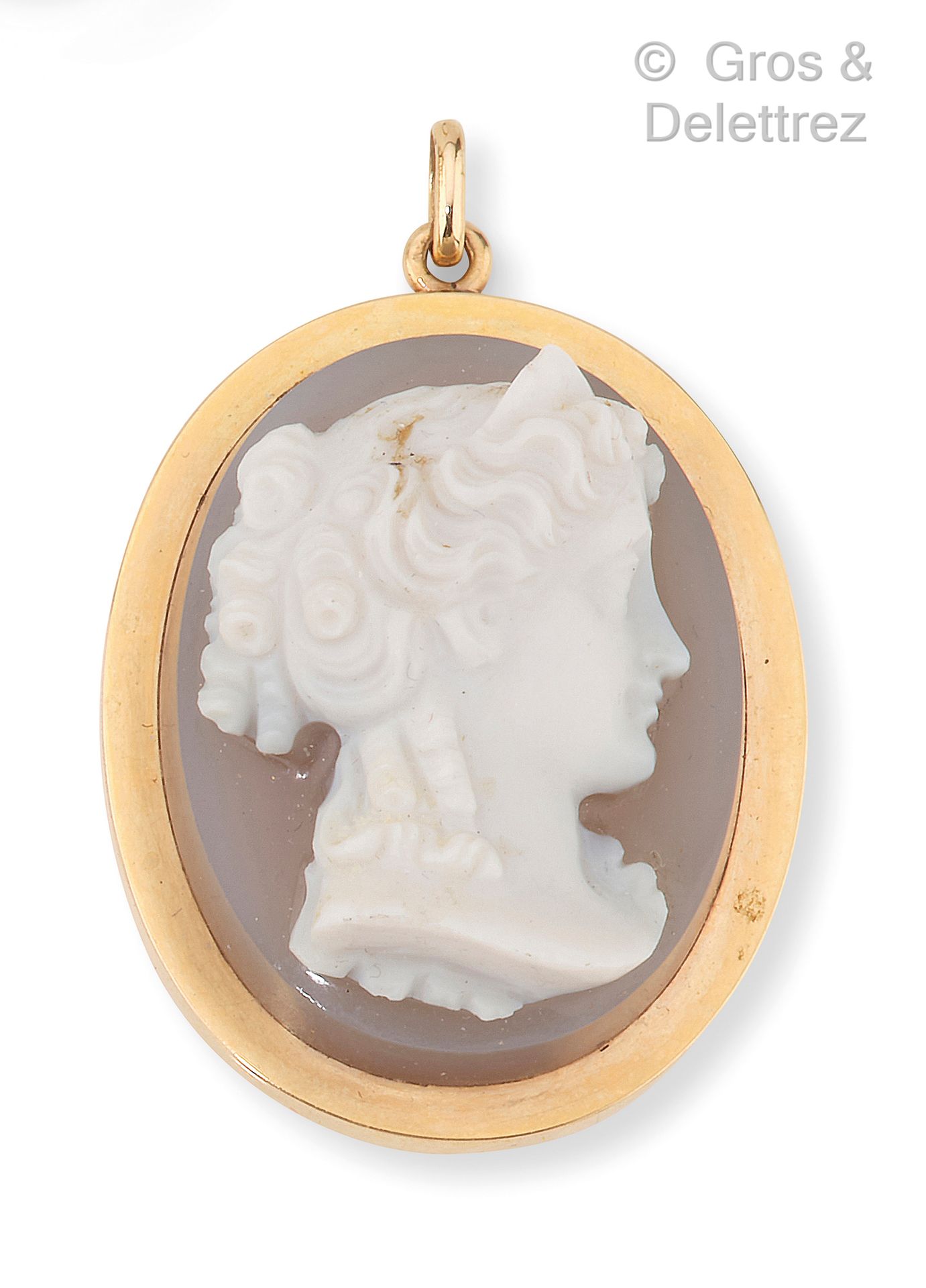 Null Yellow gold pendant, decorated with an agate cameo representing the profile&hellip;