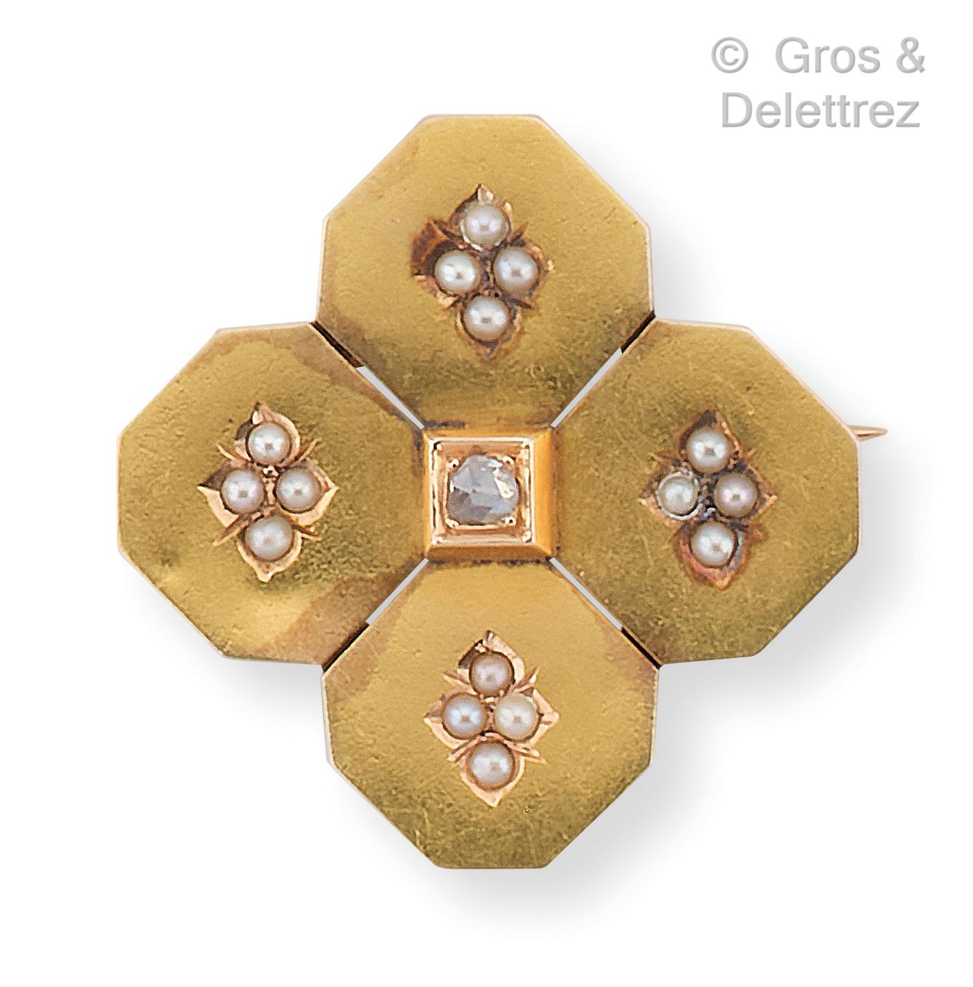 Null Broche en or jaune à motif géométrique, sertie d’un diamant taillé en rose &hellip;