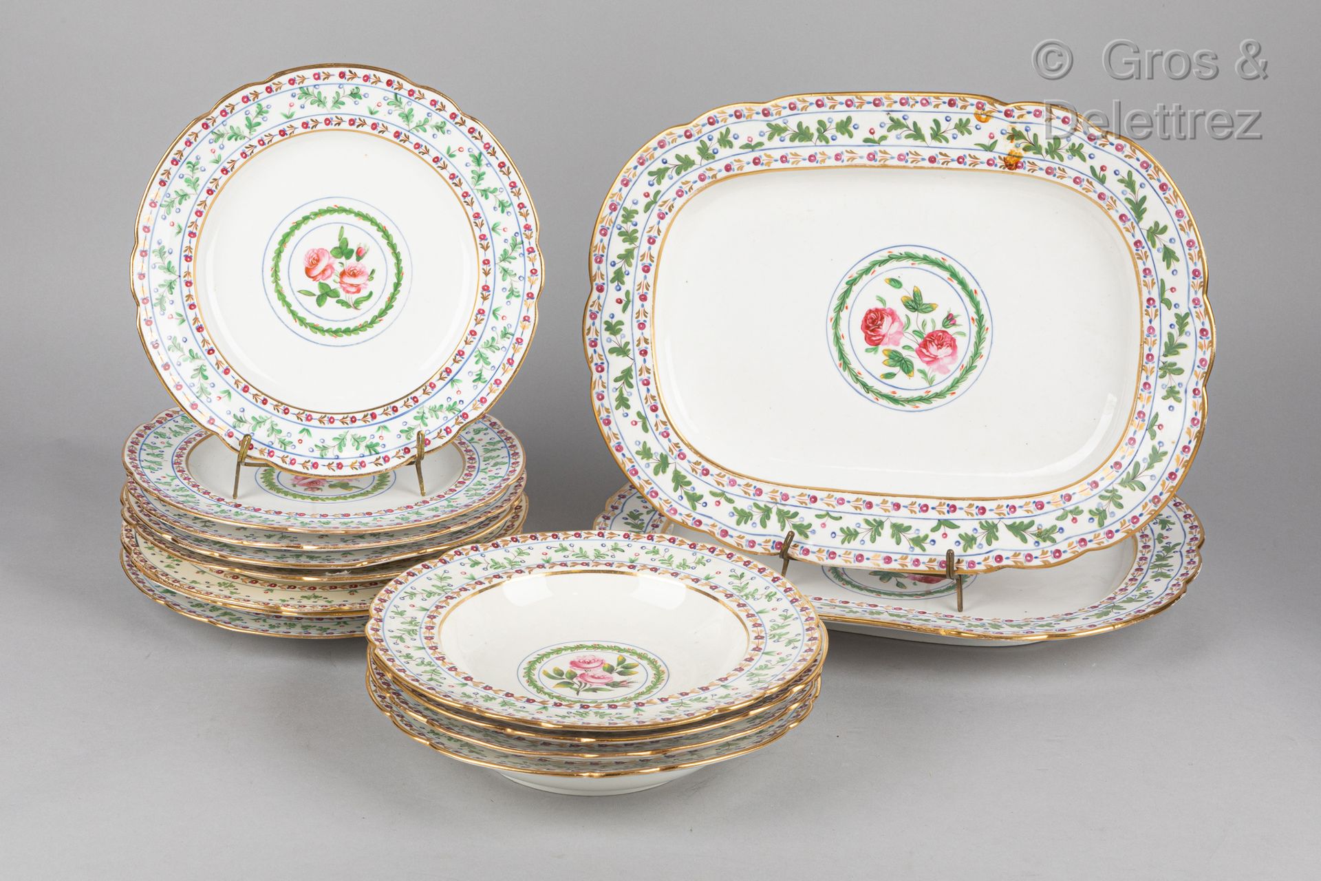 Null 
Part of table service of form chantournée out of porcelain with decoration&hellip;