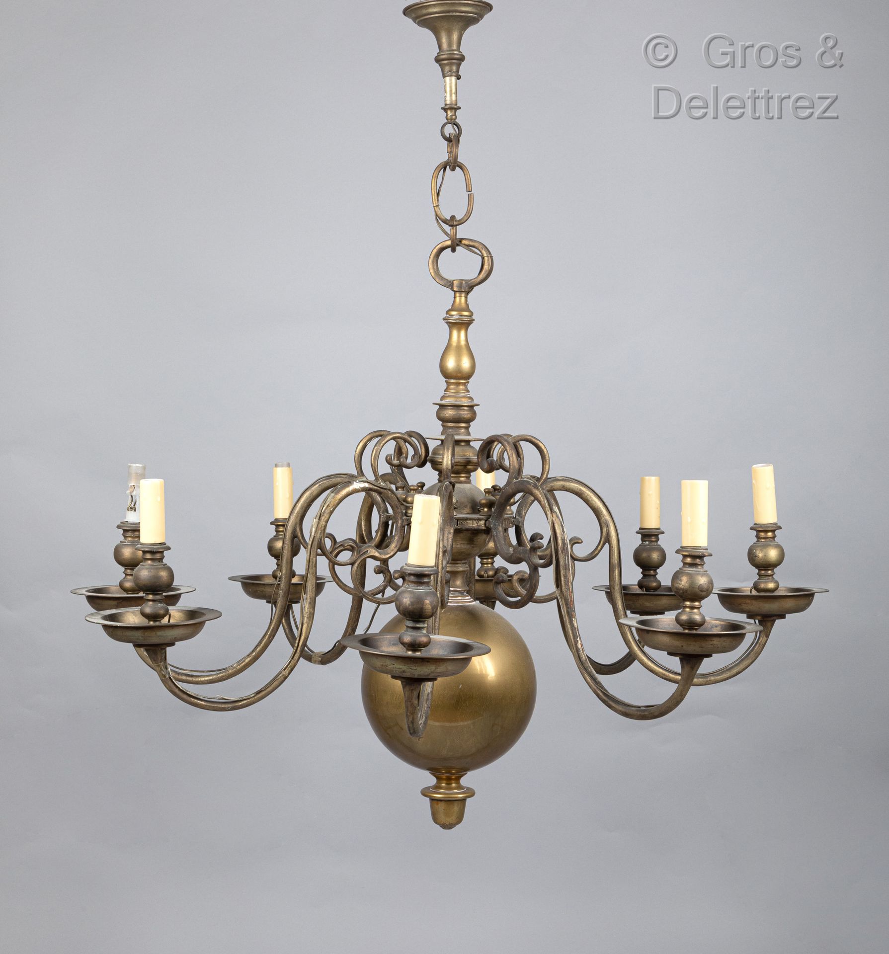Null Dutch style chandelier with eight arms of light. Height : 73 cm - diameter &hellip;