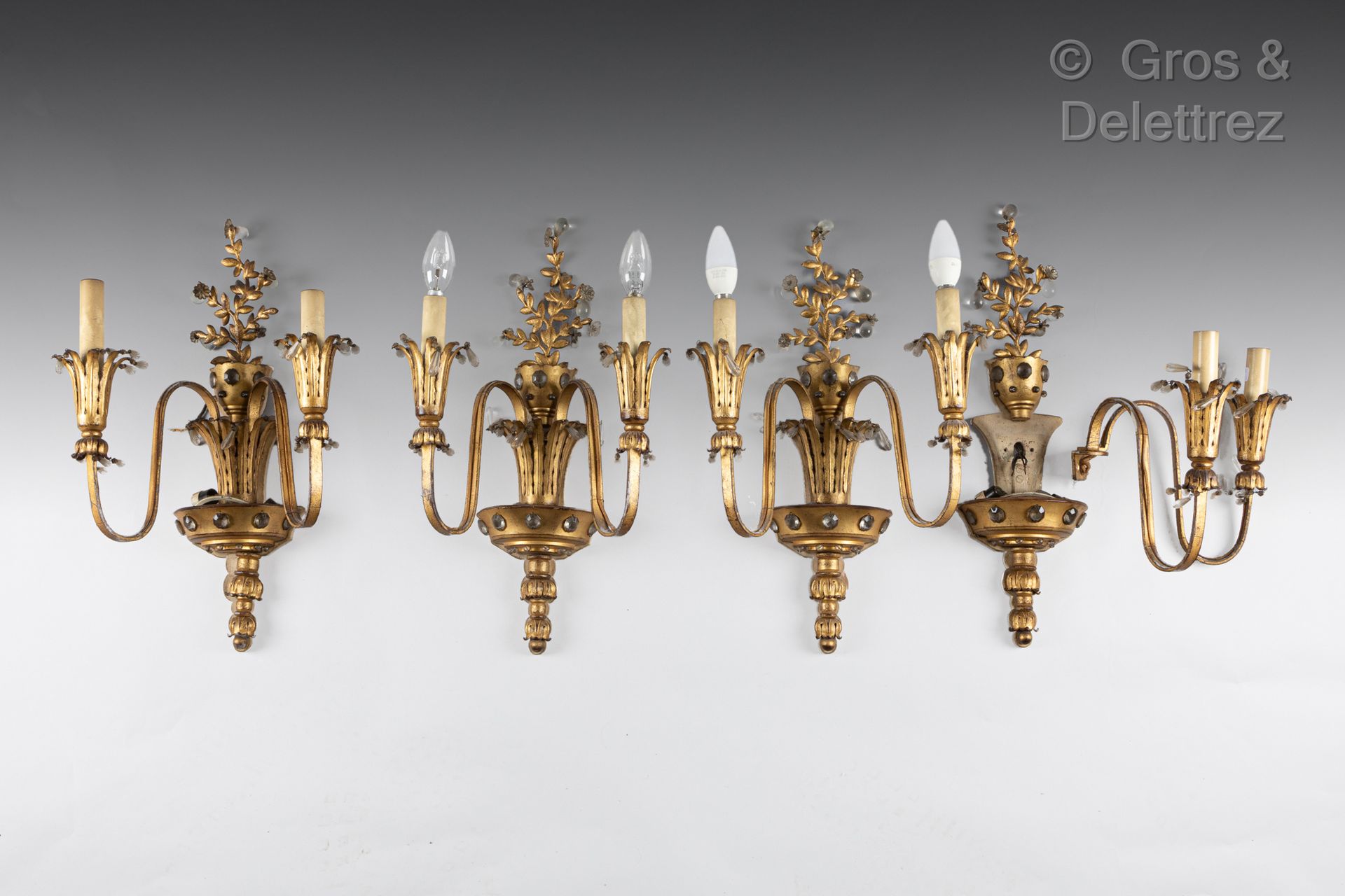 Null House Bagues. Suite of four sconces with two arms of light in gilded metal &hellip;