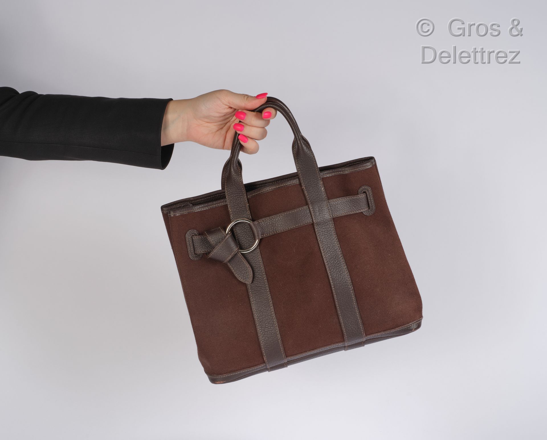 HERMÈS Paris made in France Bag "Little Belt" GM 30 cm in brown canvas and grain&hellip;