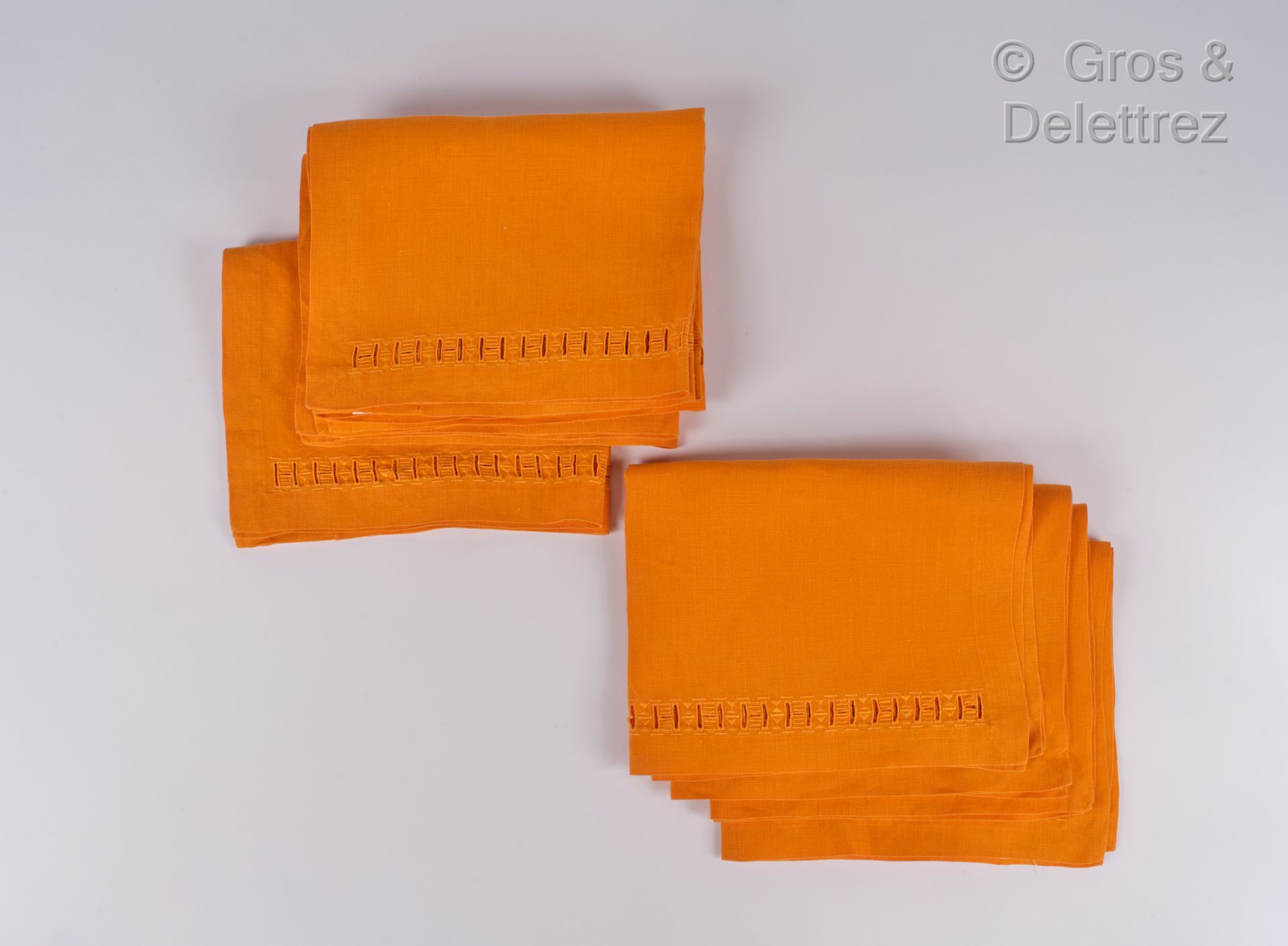 HERMÈS Paris made in France Juego de ocho manteles individuales de lino naranja &hellip;