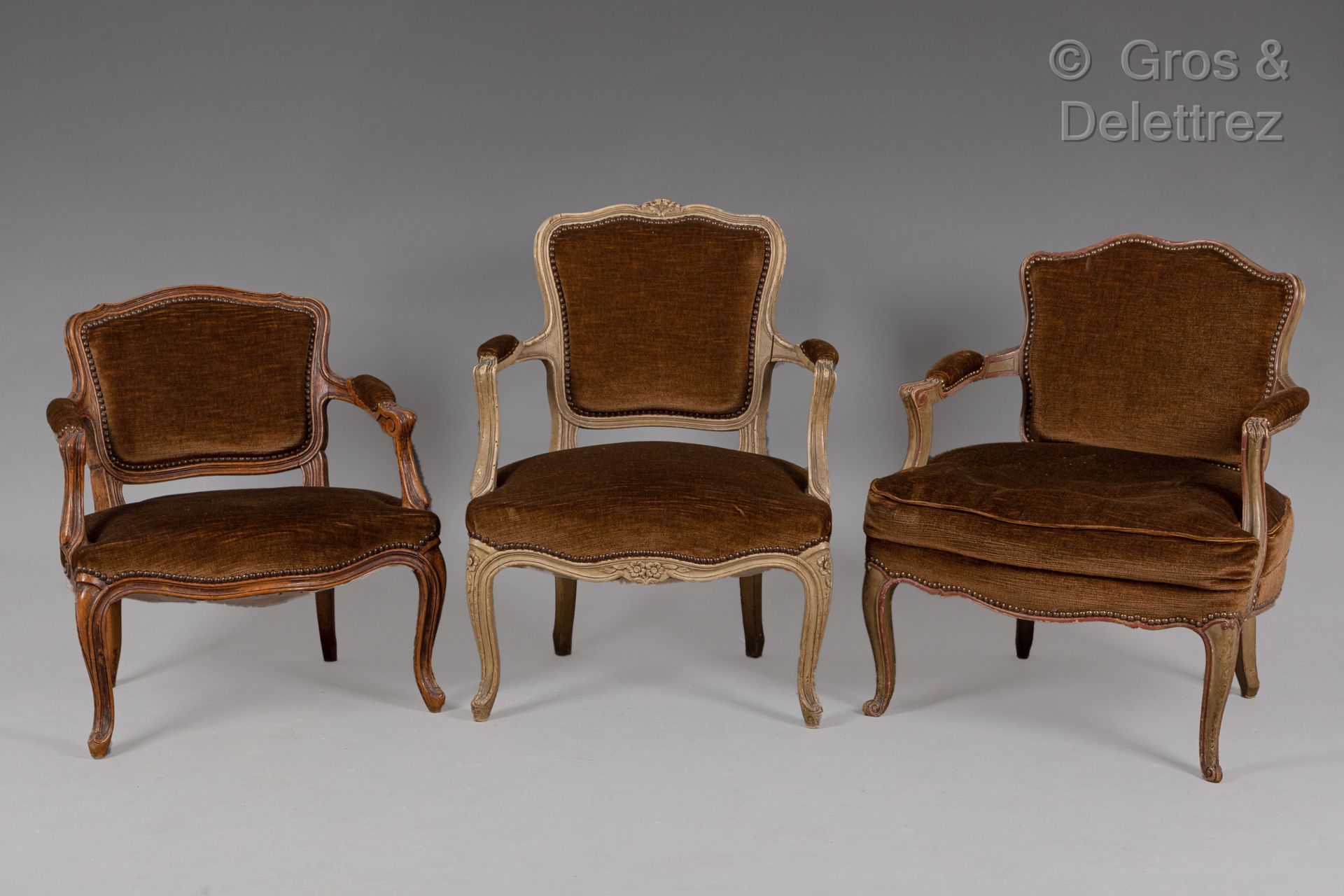 Null Set of four low-backed armchairs in molded and carved wood, three of which &hellip;