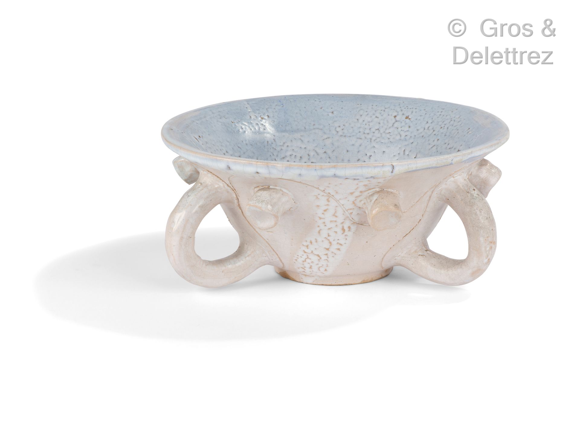 Gio COLUCCI (1892-1974) 釉面陶瓷碗状花瓶，带应用手柄。

签有首字母和单字。

高：13厘米/直径：31厘米