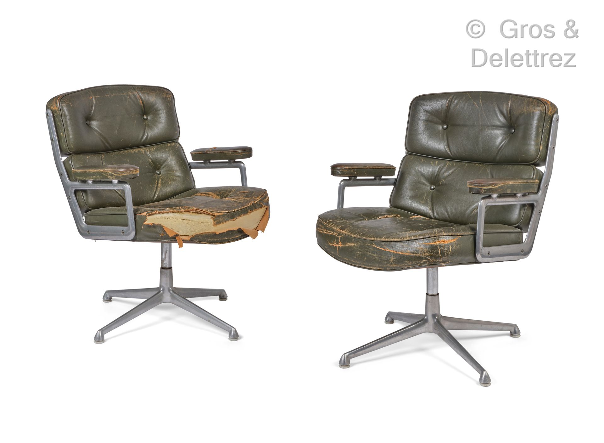 Charles (1907 - 1978) et Ray (1912 - 1988) EAMES Paire de fauteuils modèle « Lob&hellip;