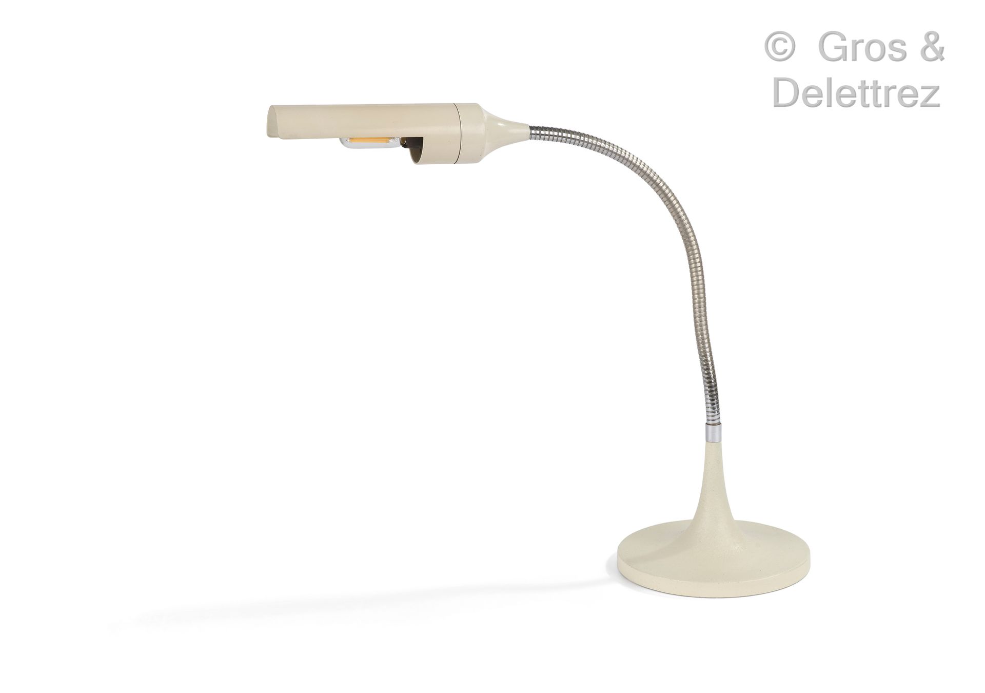Gino SARFATTI (1912-1985) Lampe modèle « 595 » en métal laqué blanc et flexible.&hellip;