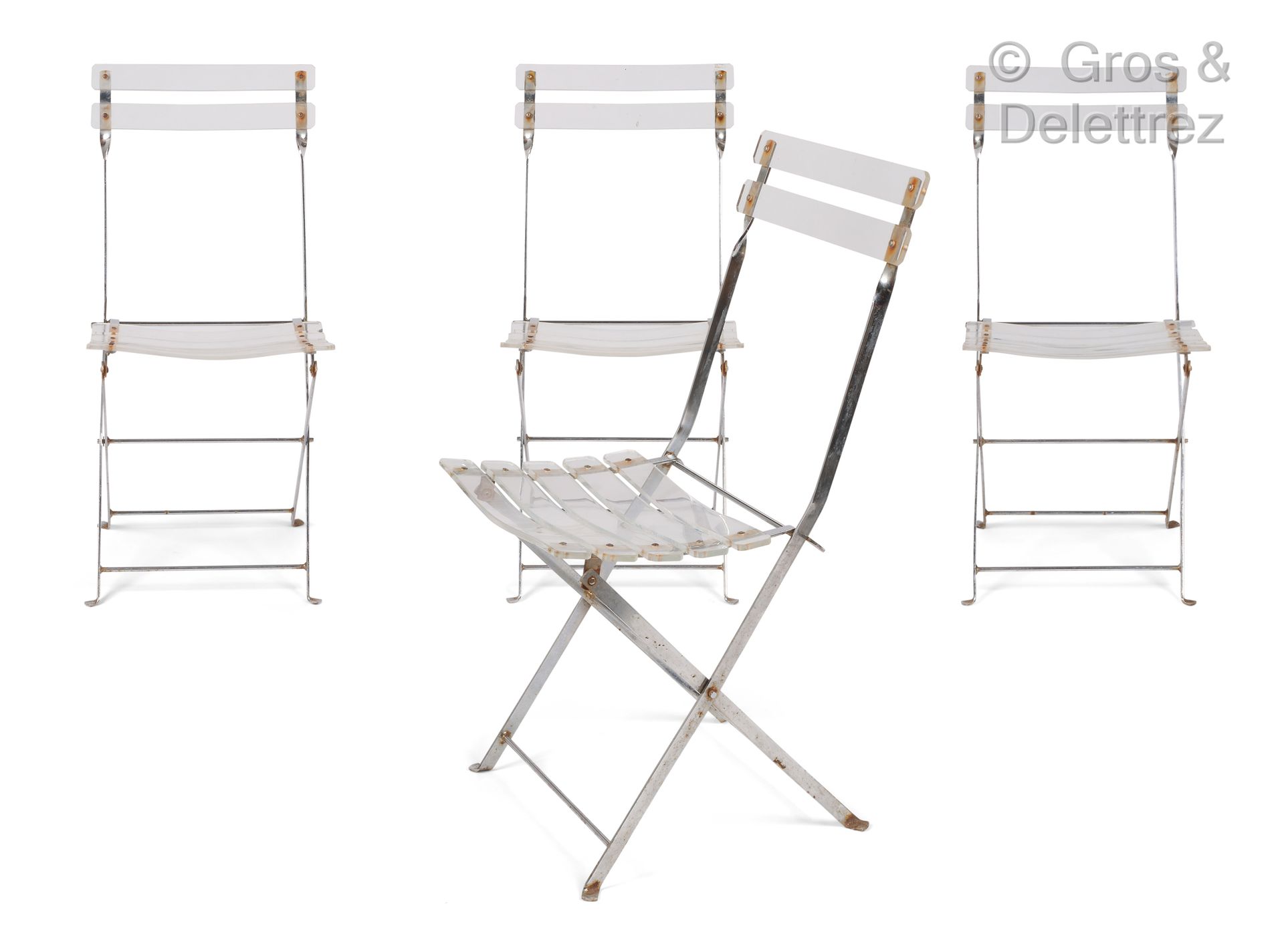 Yonel LEBOVICI (1937-1998) 铬金属和有机玻璃材质的四把套椅。

高：85厘米/宽：40厘米/深：45厘米