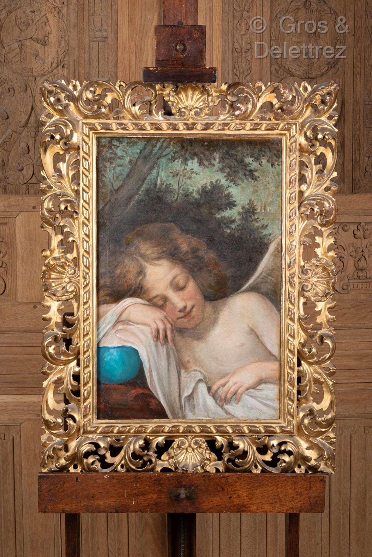 ECOLE FIN XIXe SIÈCLE 沉睡的爱

布面油画

62 x 41 厘米

美丽的镀金木框，有树叶和贝壳