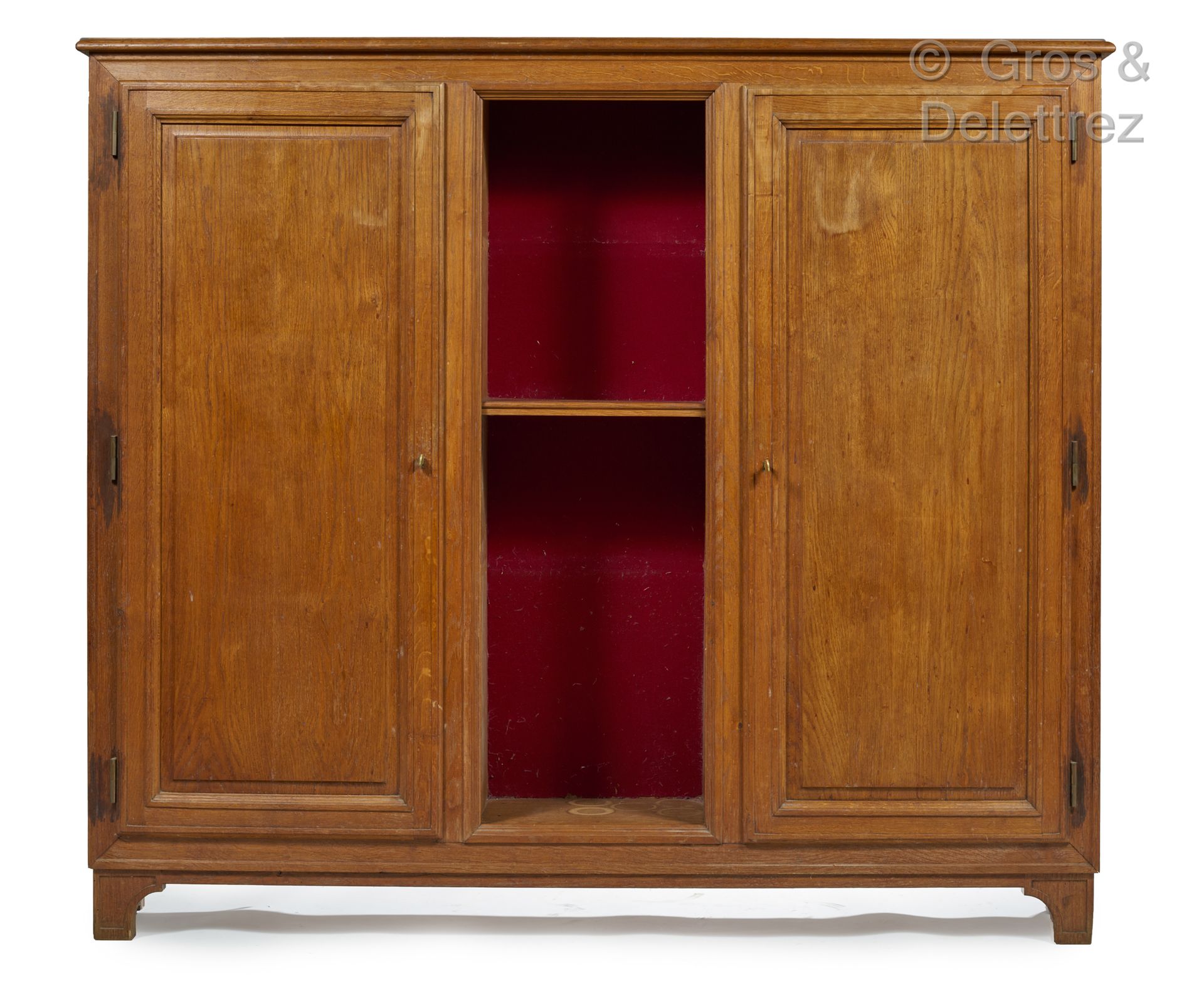 Null PAUL DUPRE LAFON (1900-1971)

Moulded oak storage unit opening with two doo&hellip;