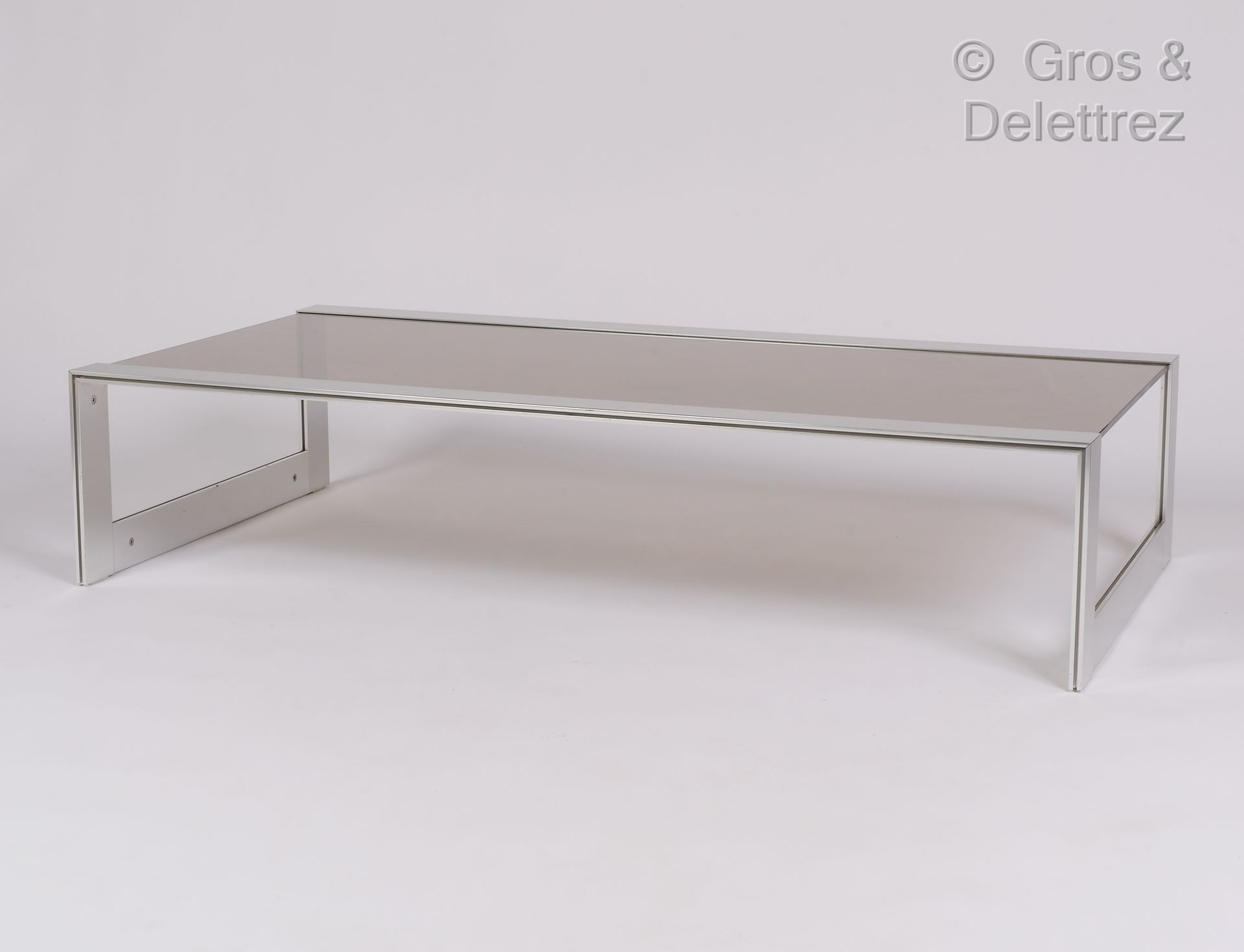 Null Lavori degli anni '70

Tavolino in metallo cromato e vetro fumé

H: 30 cm, &hellip;