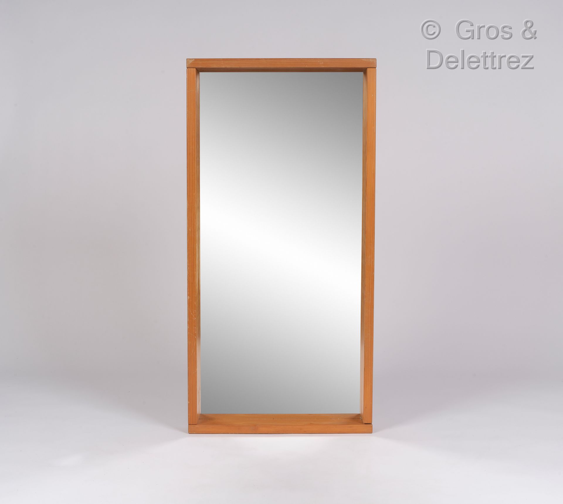 Null Work from the 60's

Mirror in pine

121 x 60 cm