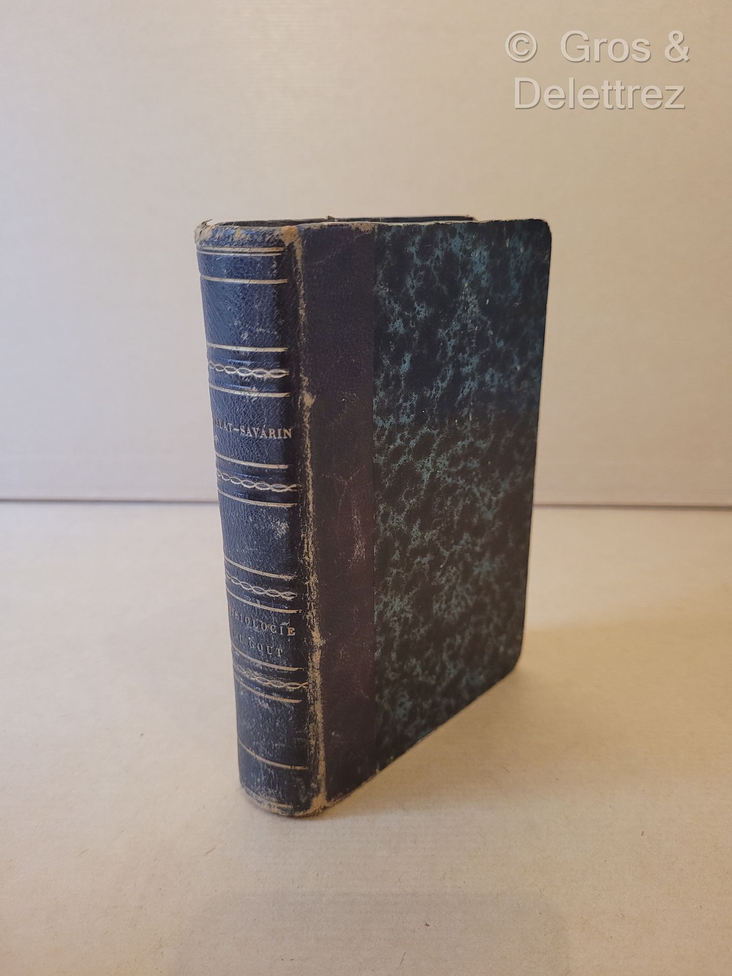 Null BRILLAT-SAVARIN Anthelme.



味道的生理学。



巴黎，Paulin，1846年，2部分合为一卷，12开本，半胶印，书脊&hellip;