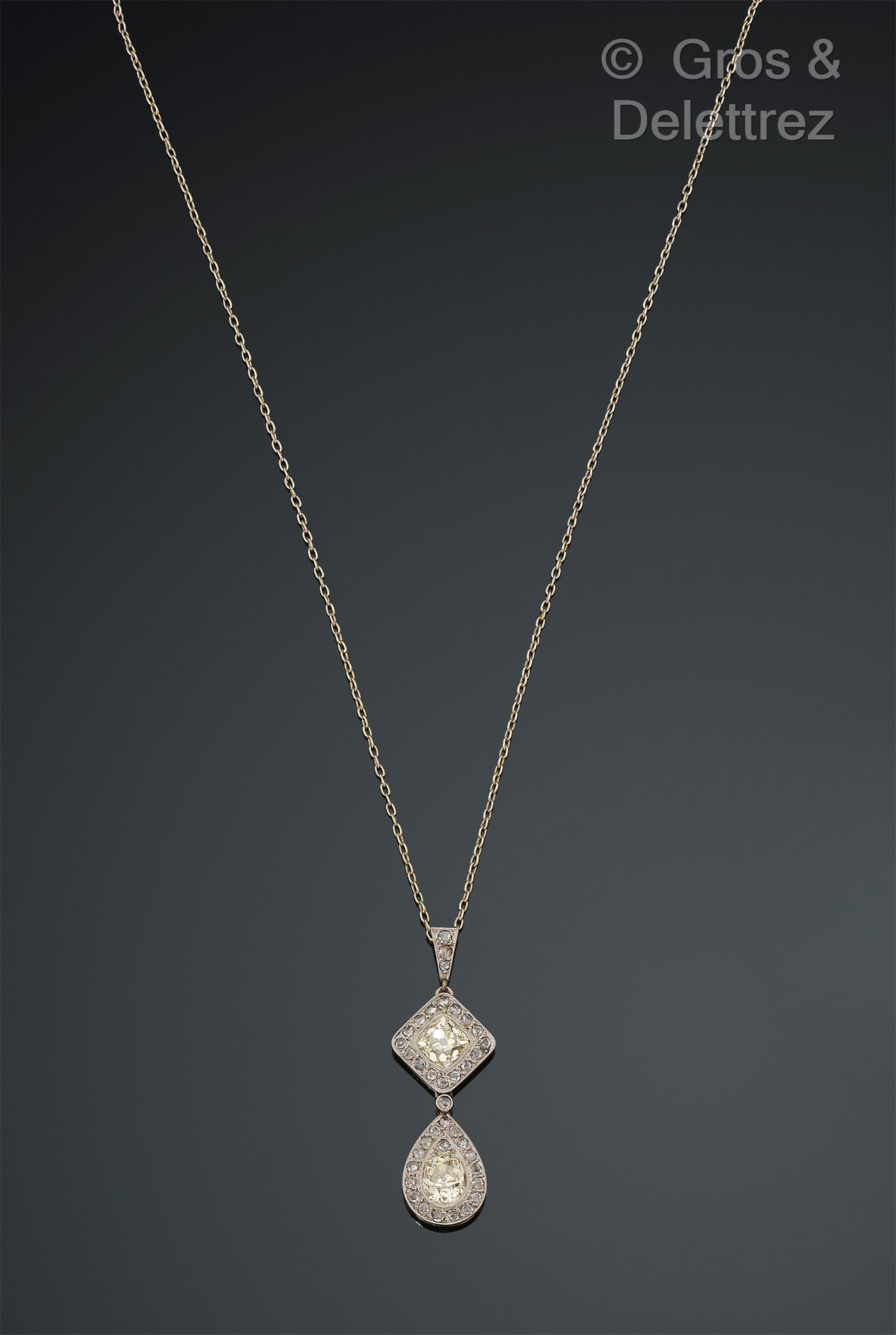 Null White gold pendant, adorned with two old cut cushion diamonds in a setting &hellip;