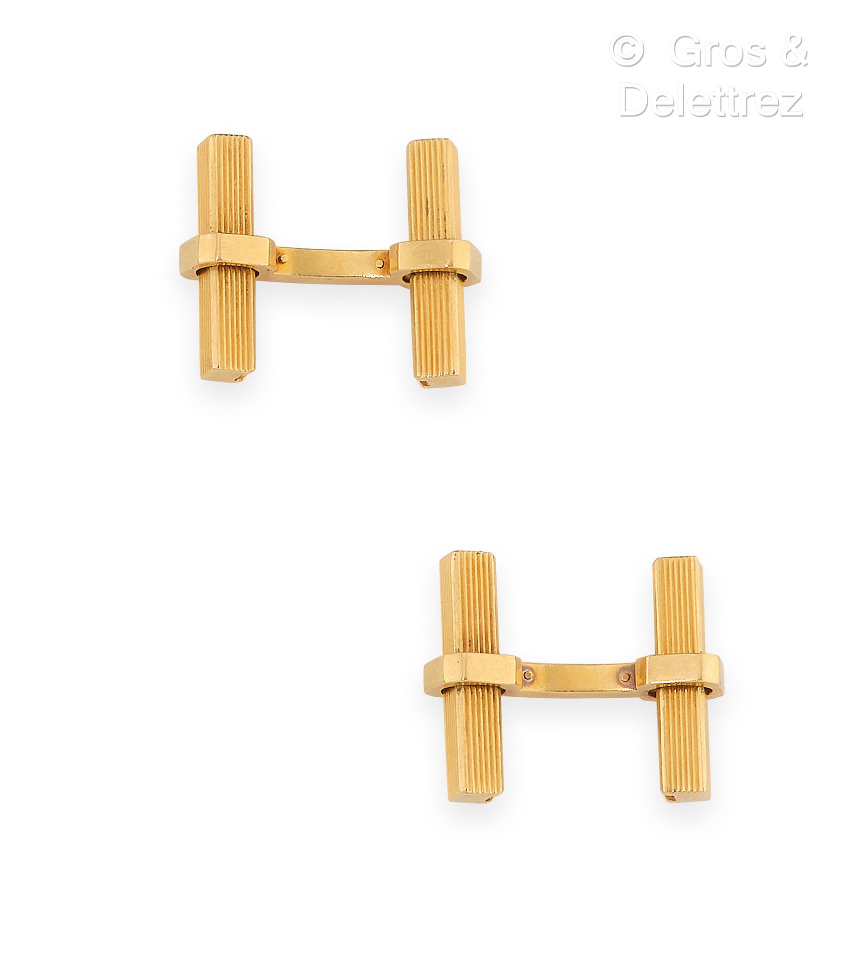 Null Coppia di gemelli in oro giallo striato, con bastoncini quadrati rimovibili&hellip;