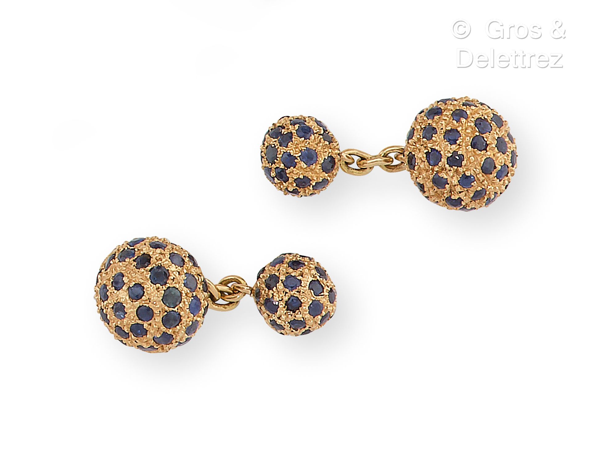Null Pair of pink gold cufflinks, each adorned with pearls paved with sapphires.&hellip;