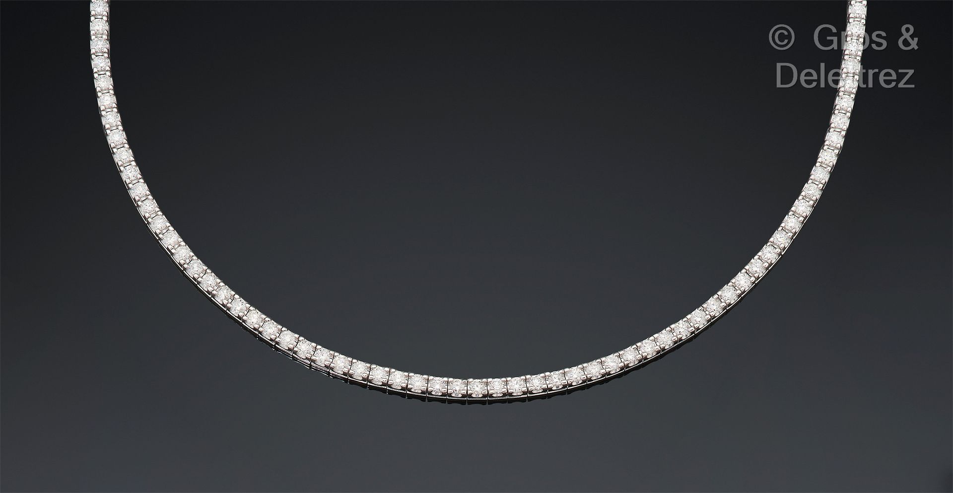 Null Ligne "白金项链，全部镶嵌明亮式切割钻石。长度：41.2厘米。毛重：30.3克。