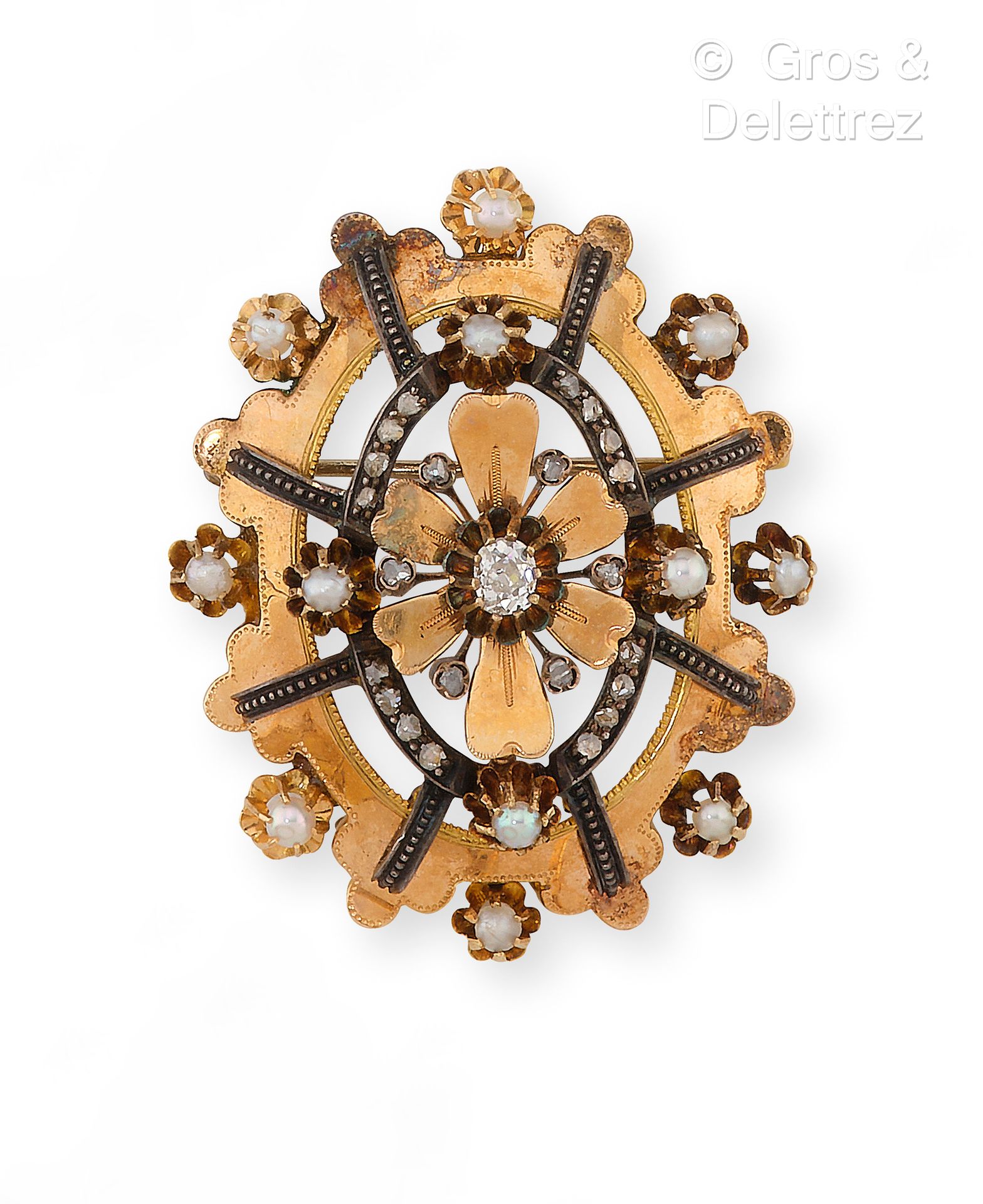 Null Brooch that can form a pendant in yellow gold and silver, decorated with ol&hellip;