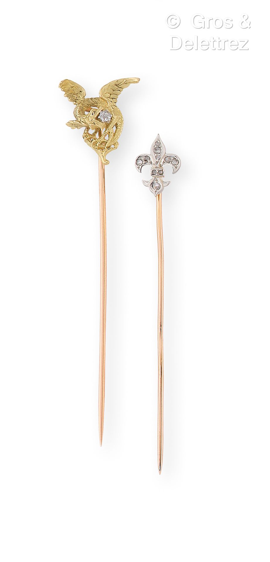 Null 一套两个黄金领带夹，一个是奇美拉和钻石；另一个是镶嵌着玫瑰式切割钻石的百合花。毛重：5克。