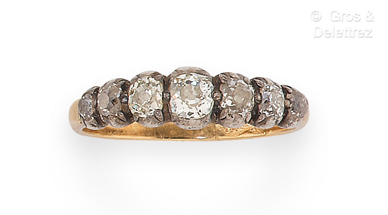 Null 镶嵌老式切割钻石的黄金戒指。手指大小：49。 毛重：2.3克。