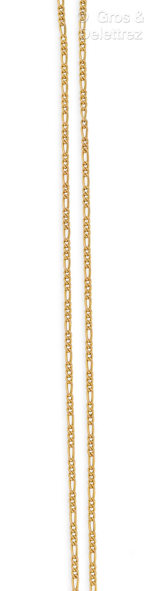Null Chain with links gourmettes in yellow gold. Length : 104 cm. P. 13,7g.
