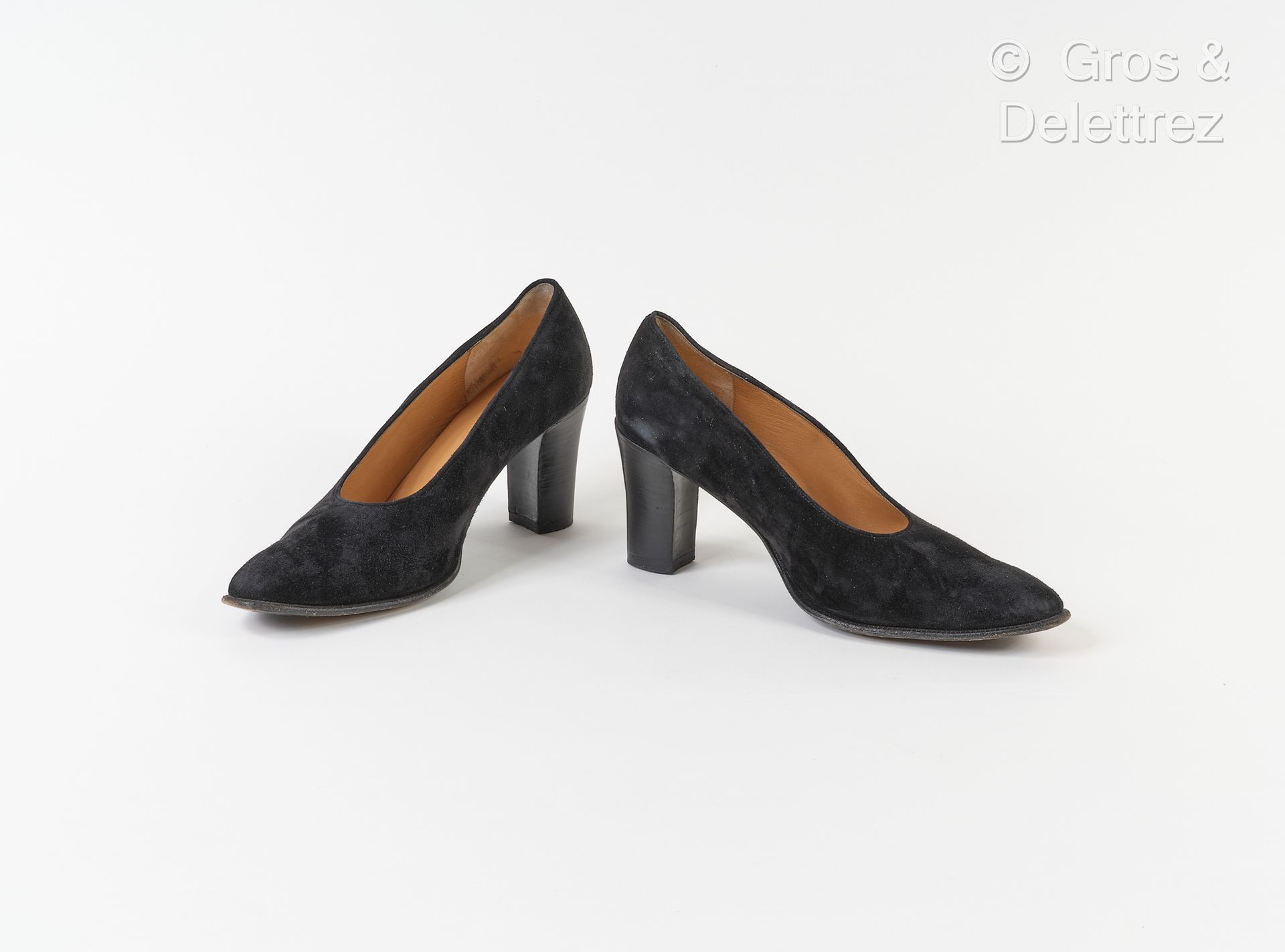 Null HERMES Paris made in Italy - Pair of black lambskin pumps, 75mm wooden heel&hellip;