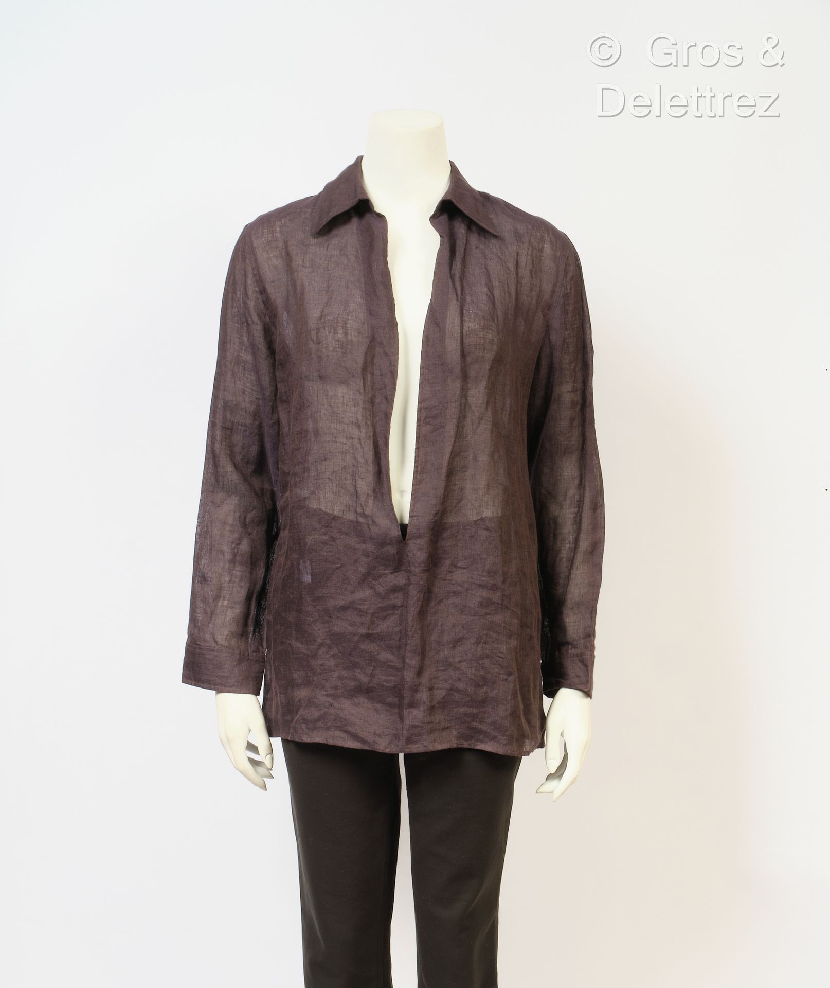 Null HERMES Paris法国制造 - 紫色亚麻长衫，小领，大V领，长袖。赤褐色标签，黑色图案。S.44.（来自销售）。