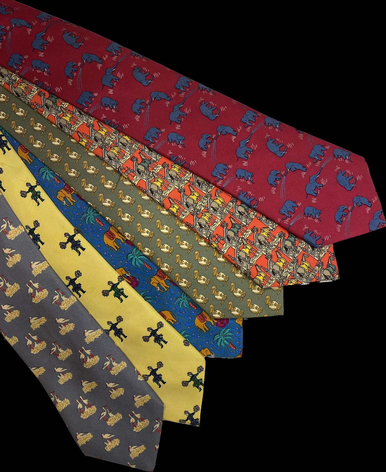 Null HERMES Paris 法国制造- 一套六条丝质斜纹领带，印有各种色调的动物图案（略有污损）。