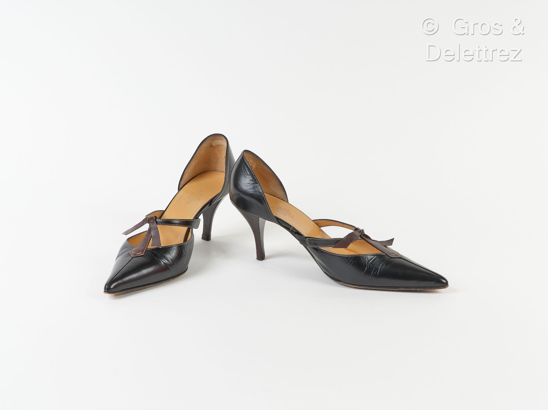 Null HERMES Paris made in Italy - Pair of black leather open pumps, coffee leath&hellip;