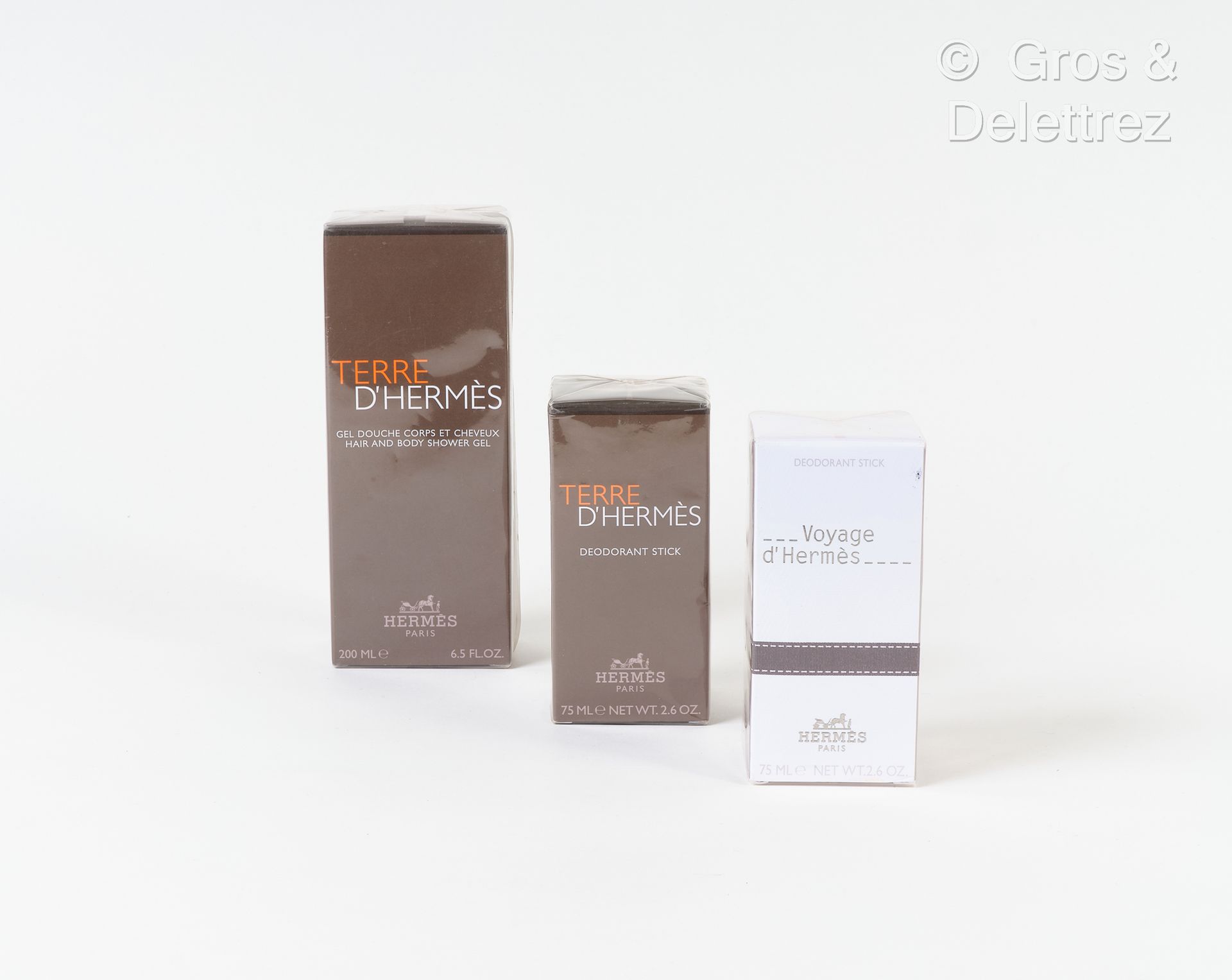 Null HERMES Parfums - Lot "Terre d'Hermès" composé d'un gel douche (200ml), et d&hellip;