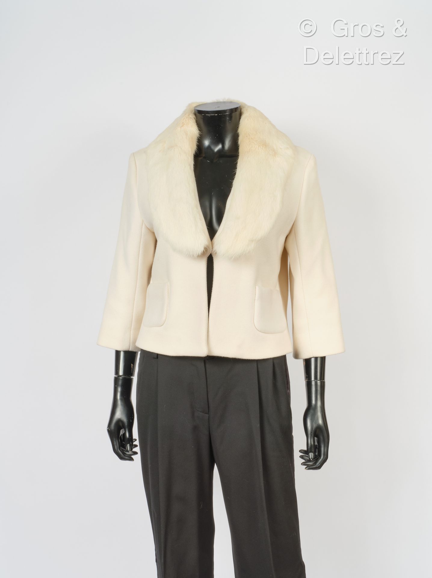 CACHAREL Short jacket in ecru wool, removable shawl collar in Castorette long ha&hellip;
