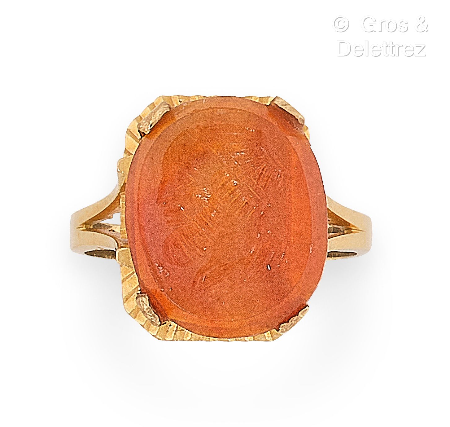 Null Ring aus 750er Gelbgold mit einer Intaglia auf Karneol, in die das Profil e&hellip;