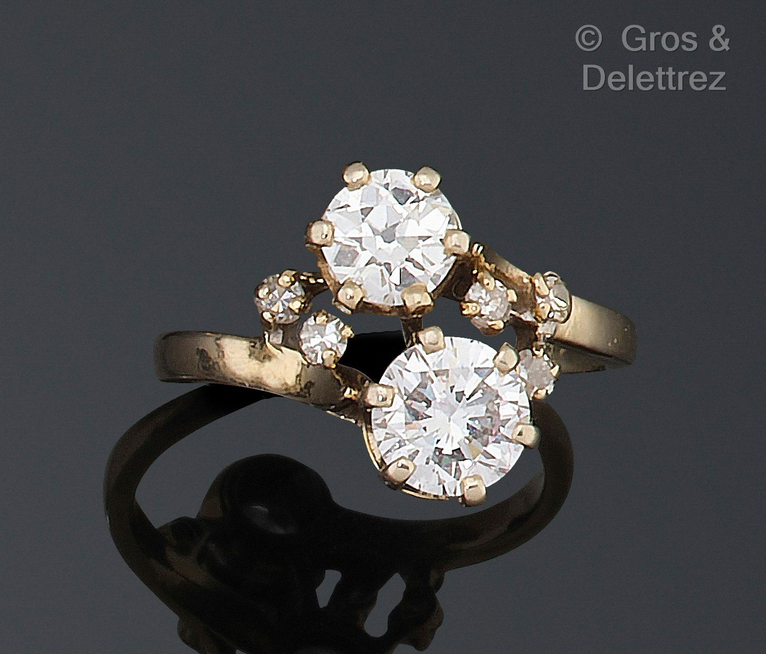 Null Ring "Toi et Moi" aus 750er Gelbgold mit zwei Hauptdiamanten, einer im Bril&hellip;
