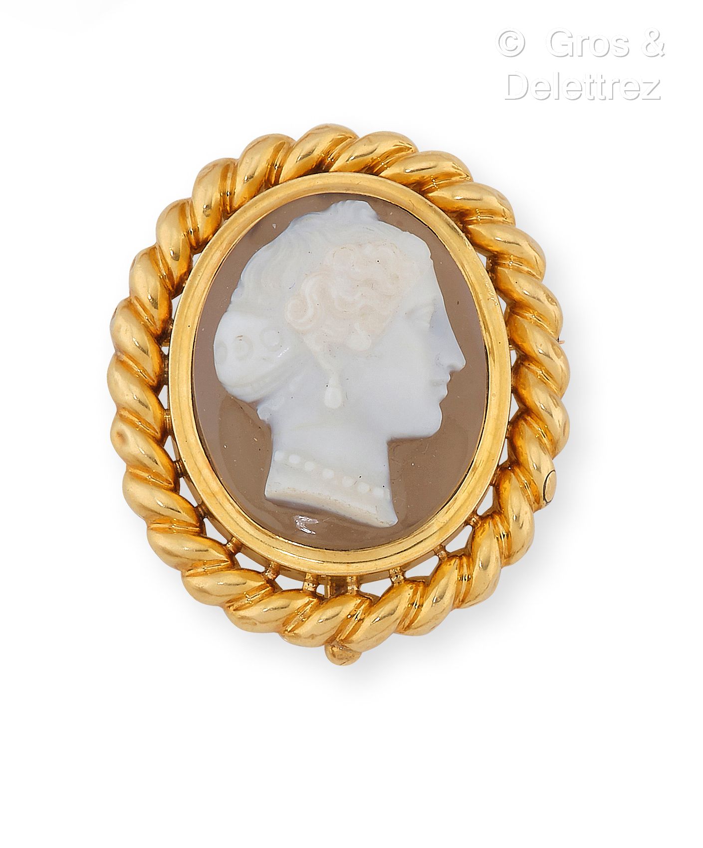 Null Brooch in yellow gold 750 thousandths decorated with an agate cameo two lay&hellip;