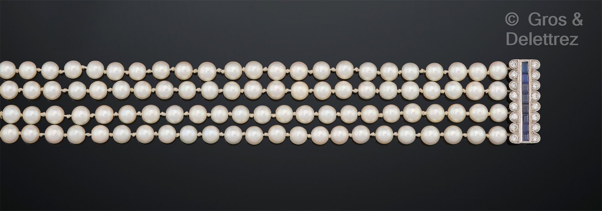 Travail français Art Déco, vers 1920-1930 Bracelet composed of four rows of whit&hellip;