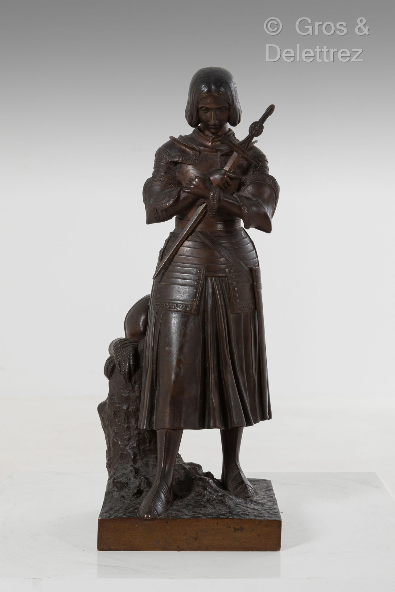 Null Nach Marie d'ORLEANS (1813-1839), 
Jeanne d'Arc in Rüstung
Patinierte Bronz&hellip;