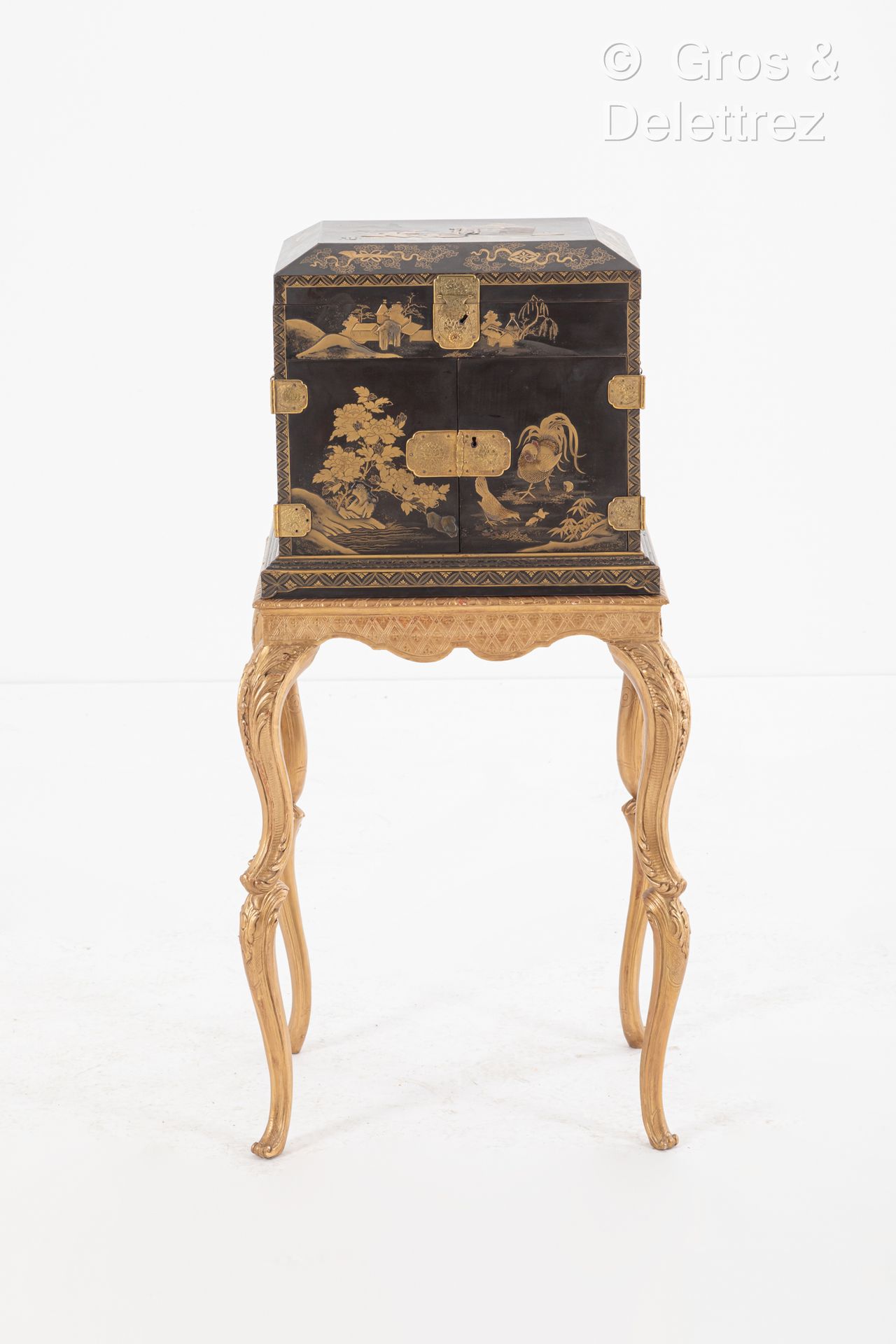 Null JAPON, période Edo, XVIIIe-XIXe siècle
Cabinet en laque noir et or, rehauss&hellip;