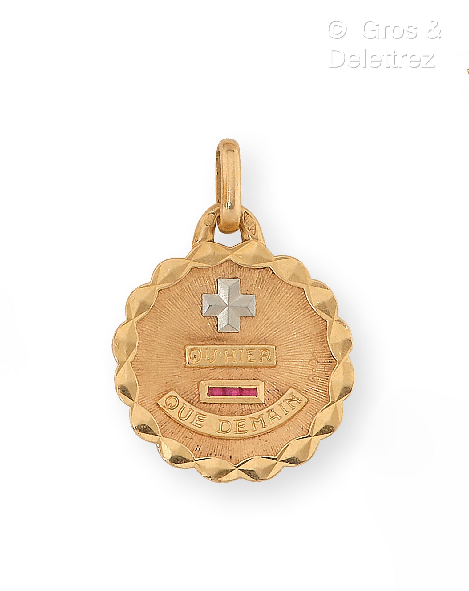A. AUGIS Médaille d’Amour « Plus qu’hier Moins que demain » en or jaune et or gr&hellip;