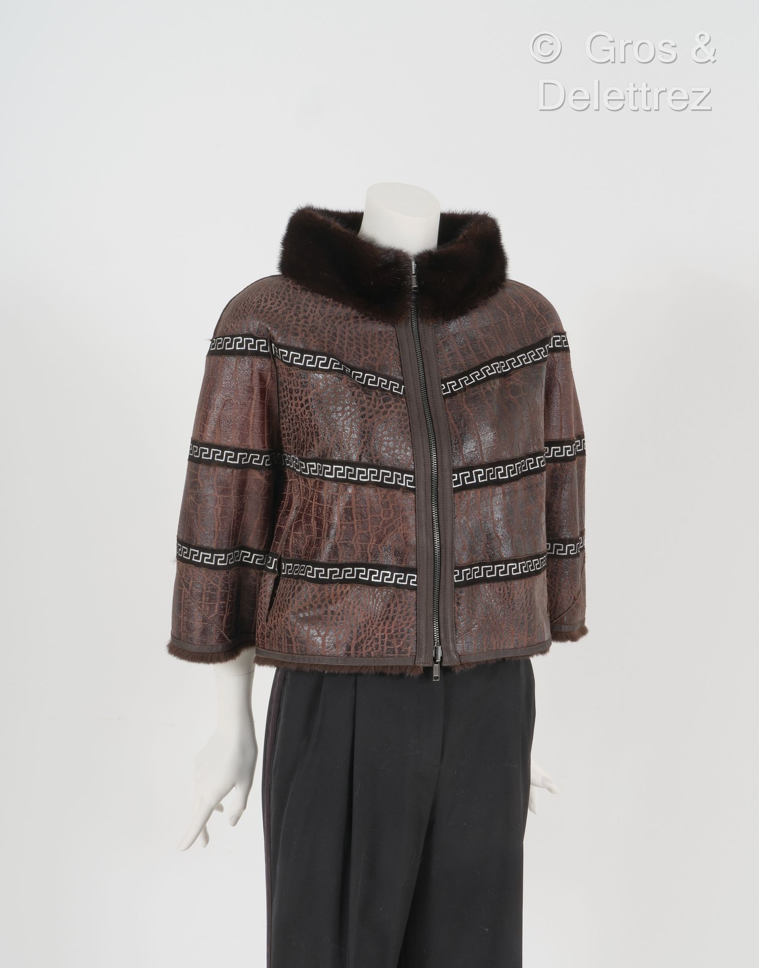 ANONYME Blouson court zippé réversible en cuir façonné à imitation de crocodile &hellip;