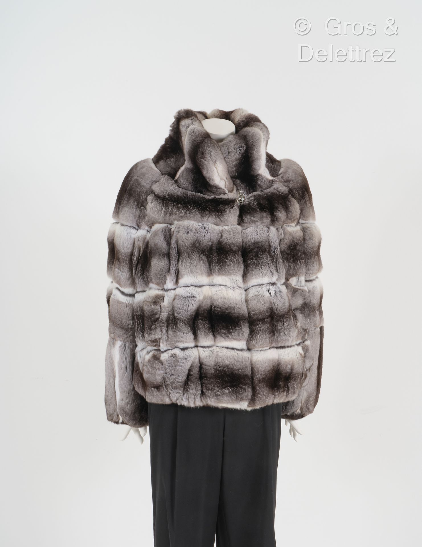 ANONYME Chinchilla lanigera chaqueta natural con trabajo horizontal, cuello pequ&hellip;