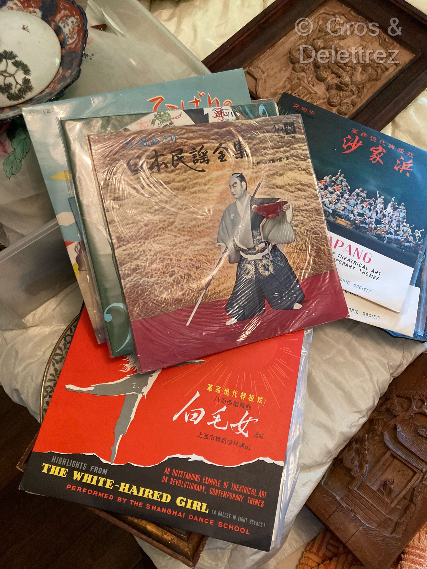 Null 92
 Chine et Japon 
Lot de vinyles