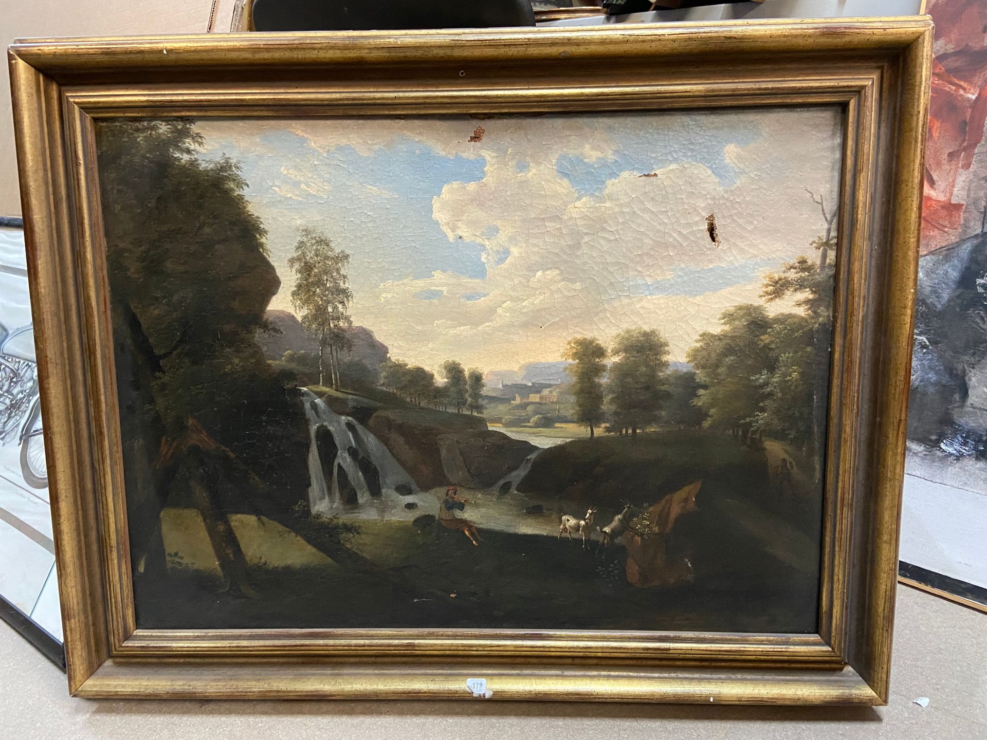 Null 19世纪的学校 

有瀑布、牧羊人和他的山羊的景观 

布面油画 

60 x 80 cm.意外事件