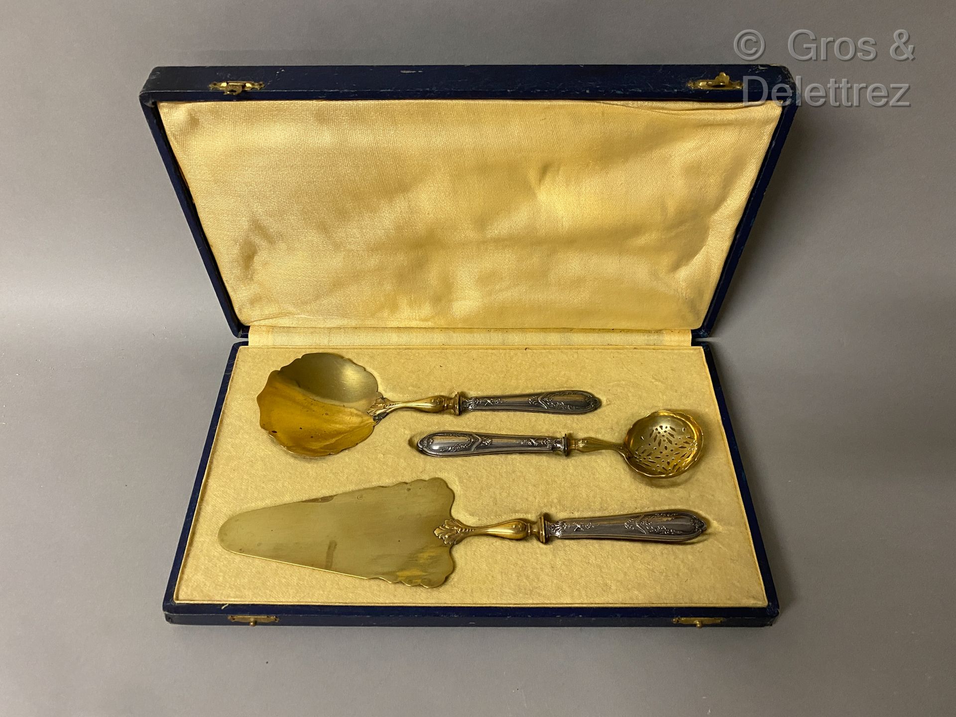 Null Set of three silver service pieces including a cake scoop, a soup spoon and&hellip;