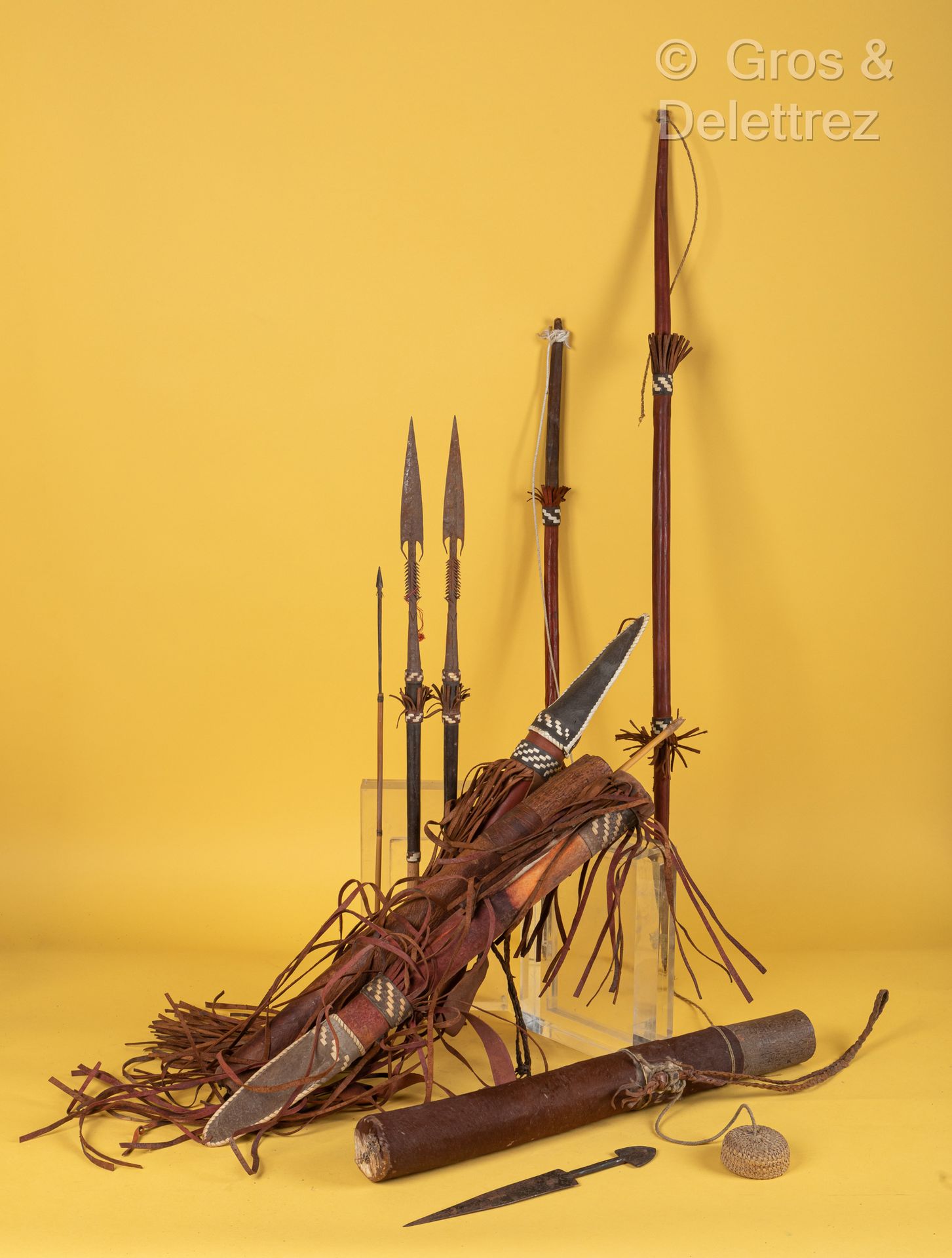TCHAD 弓、箭筒、箭和长矛。