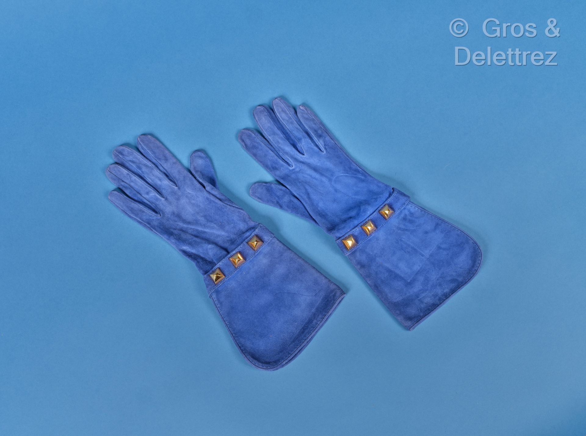 Null HERMES Paris made in France - Pair of mid-length gloves in blue chevre velv&hellip;