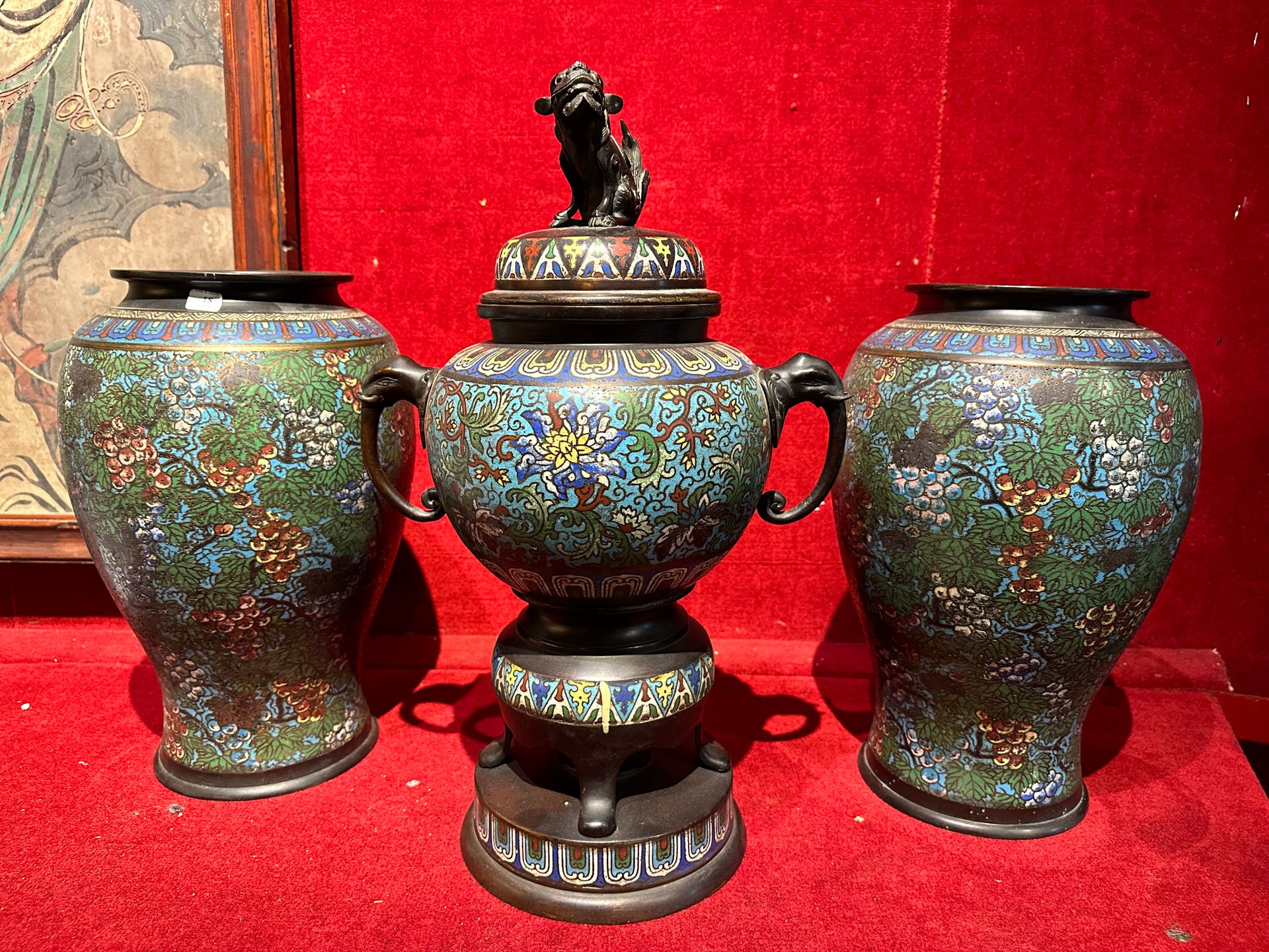 Null JAPAN. Pair of cloisonné bronze baluster vases decorated with flowers and f&hellip;