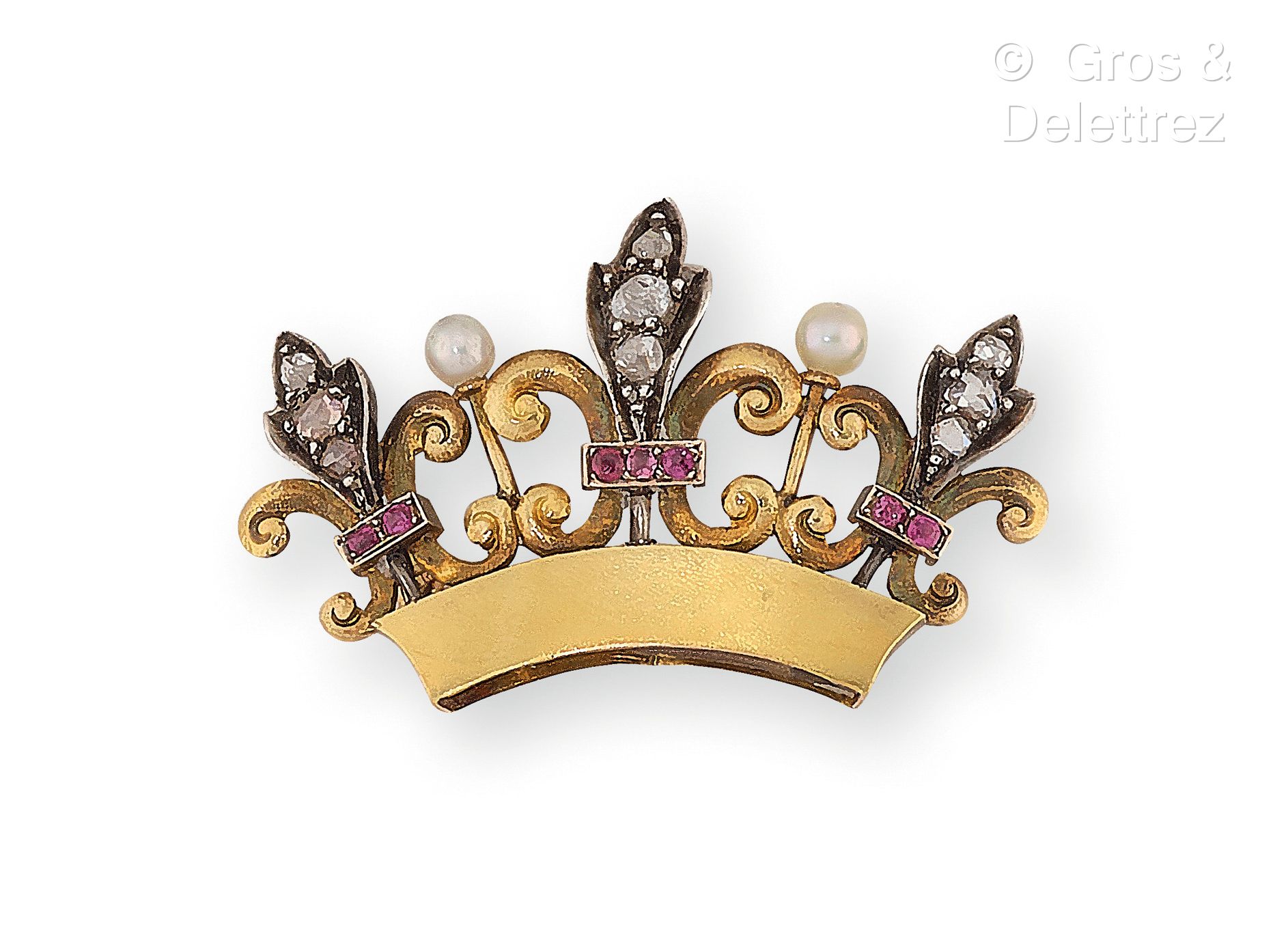 Null 19世纪下半叶的法国作品 - "Couronne "胸针，以千分之七十五的黄金和千分之八十的白银制作，上面有百合花图案，并镶有老式切割和玫瑰式切割钻石&hellip;